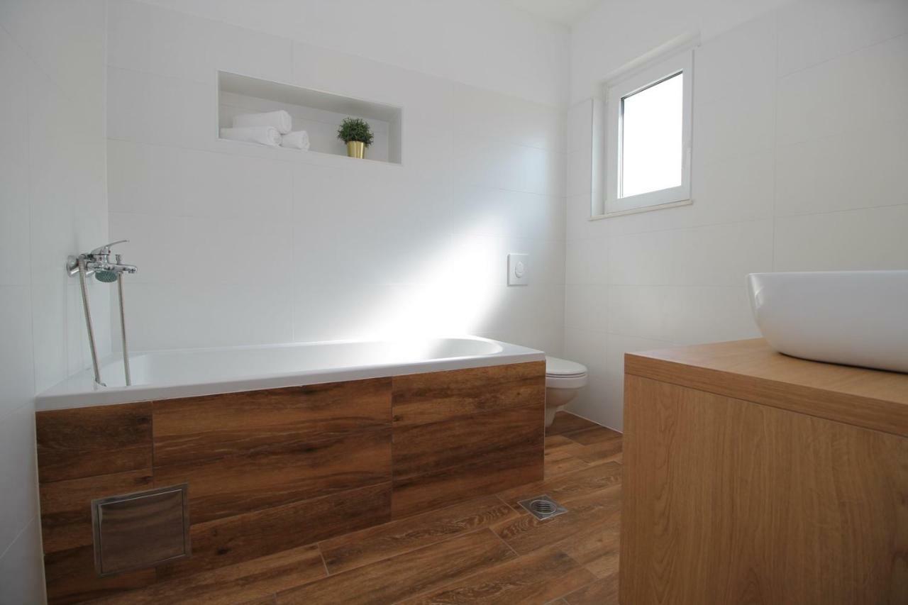 VILLA REMUSIC Pool, whirlpool, Sauna,4 bedrooms, amazing landscape Smolonje Esterno foto