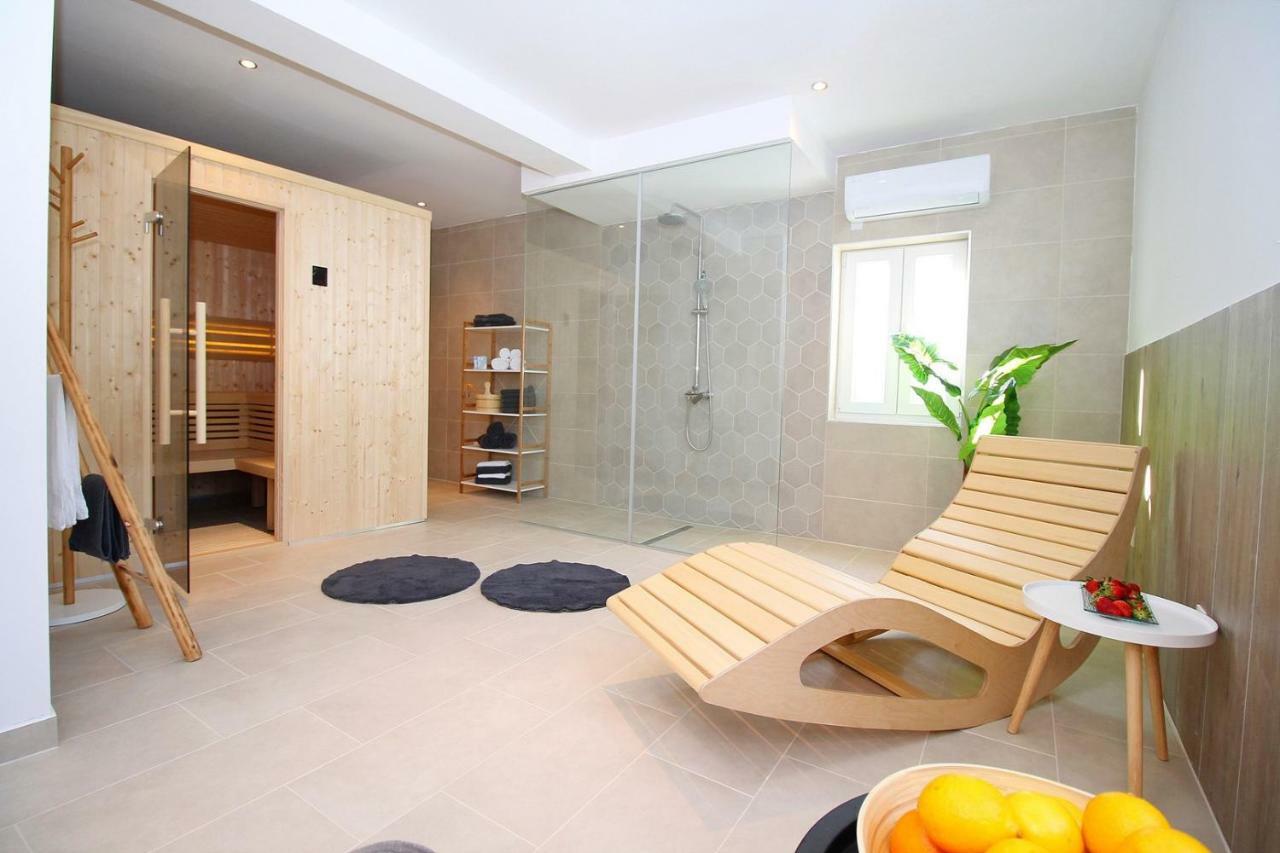 VILLA REMUSIC Pool, whirlpool, Sauna,4 bedrooms, amazing landscape Smolonje Esterno foto