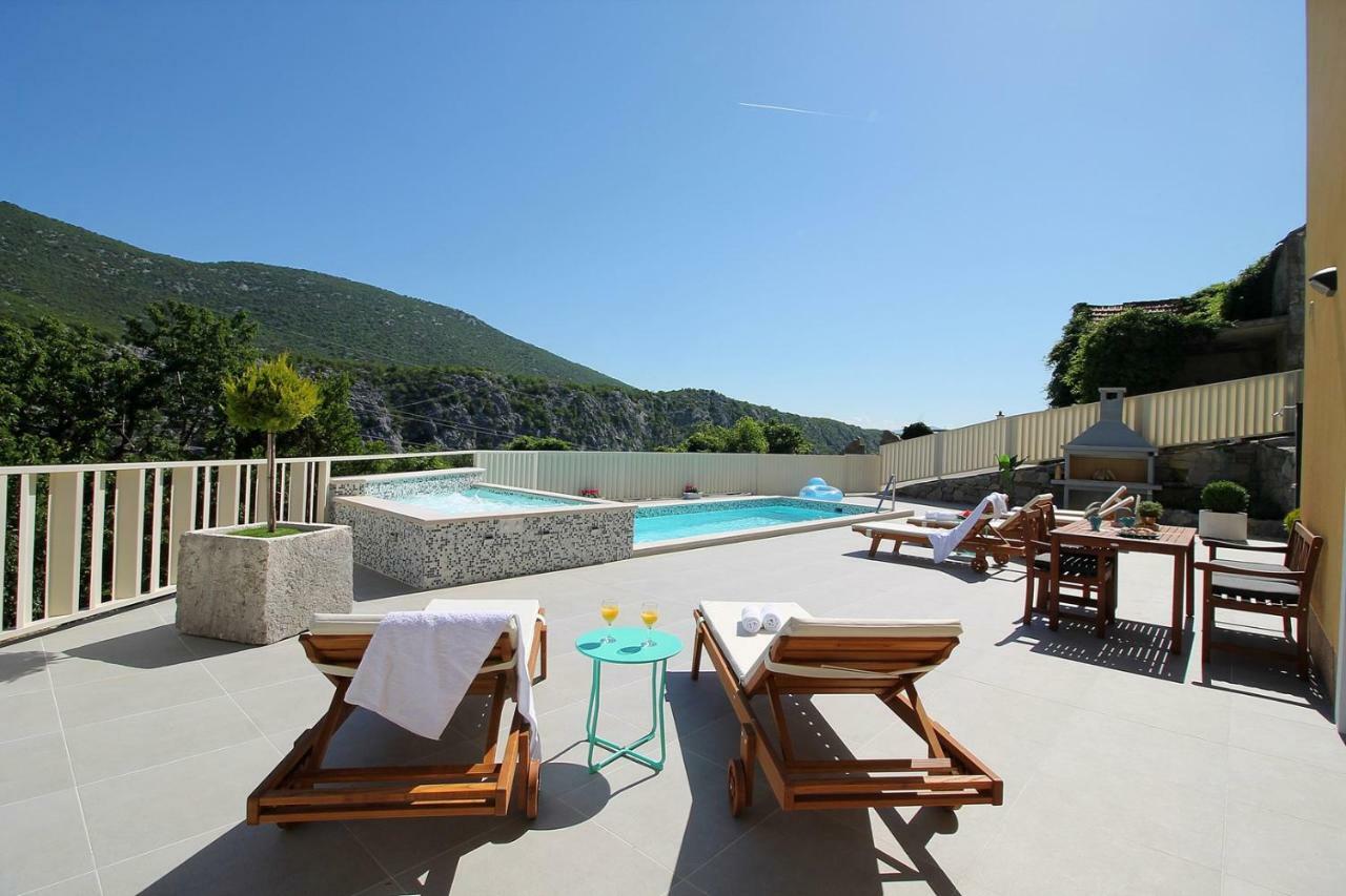 VILLA REMUSIC Pool, whirlpool, Sauna,4 bedrooms, amazing landscape Smolonje Esterno foto